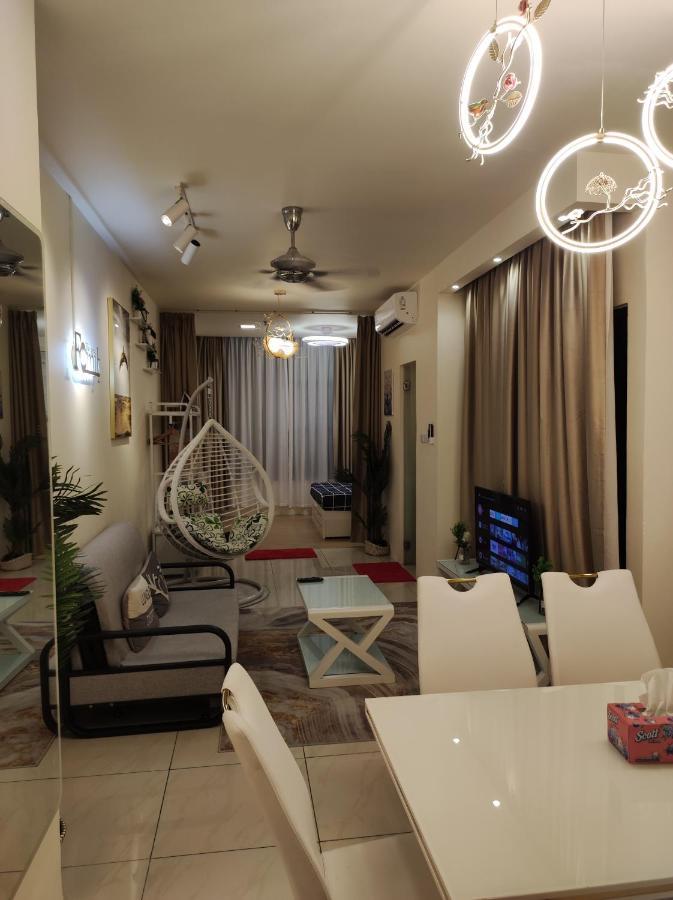 Apartment Thirteen Tr06 @ Itcc Manhattan *