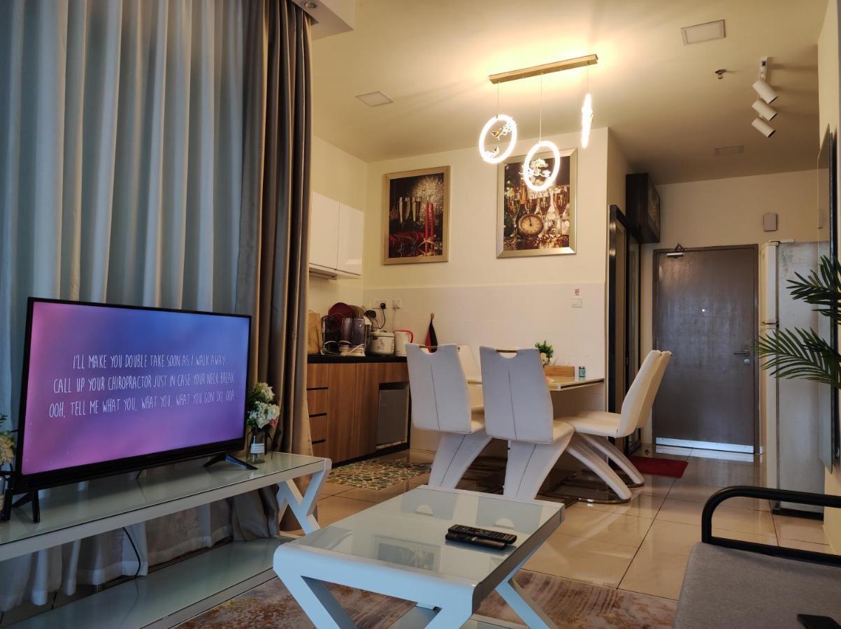 Thirteen Tr06 @ Itcc Manhattan Apartment