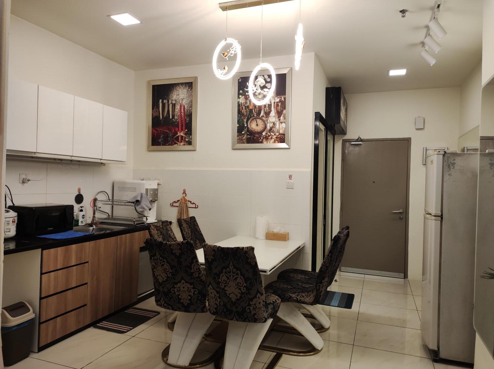 Apartment Thirteen Tr06 @ Itcc Manhattan
